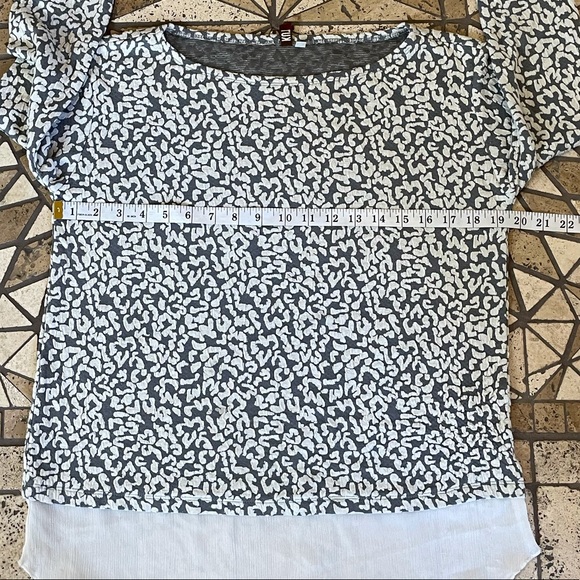 KUT From the Kloth Long Sleeve Textured Design XS - Picture 9 of 13